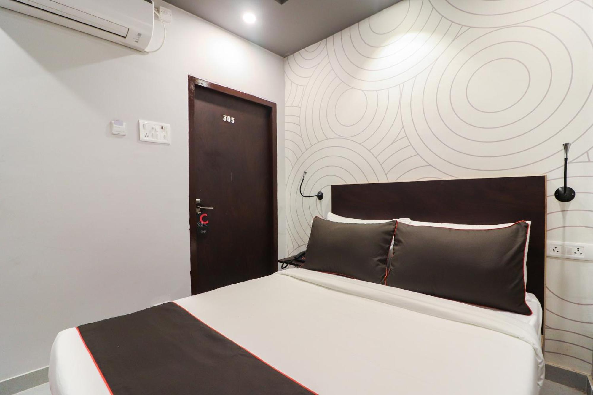 Super Collection O Sonica Gold Civil Lines Hotel Prayagraj Ngoại thất bức ảnh